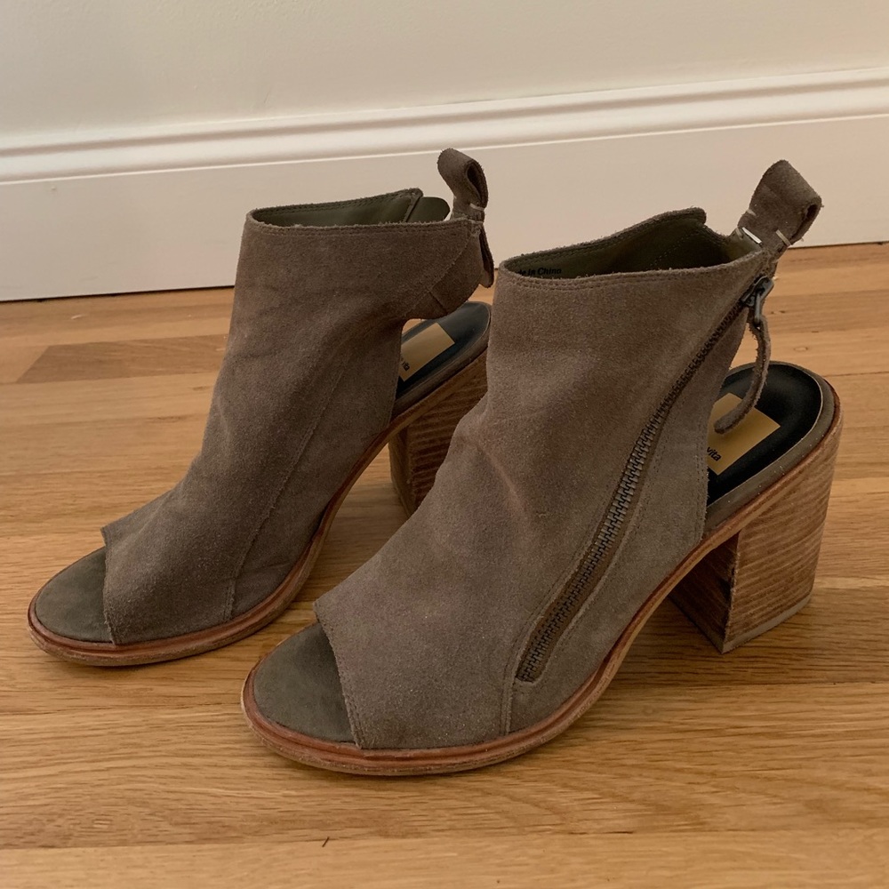 Dolce Vita, suede, open toe, zip up, size 8 bootie